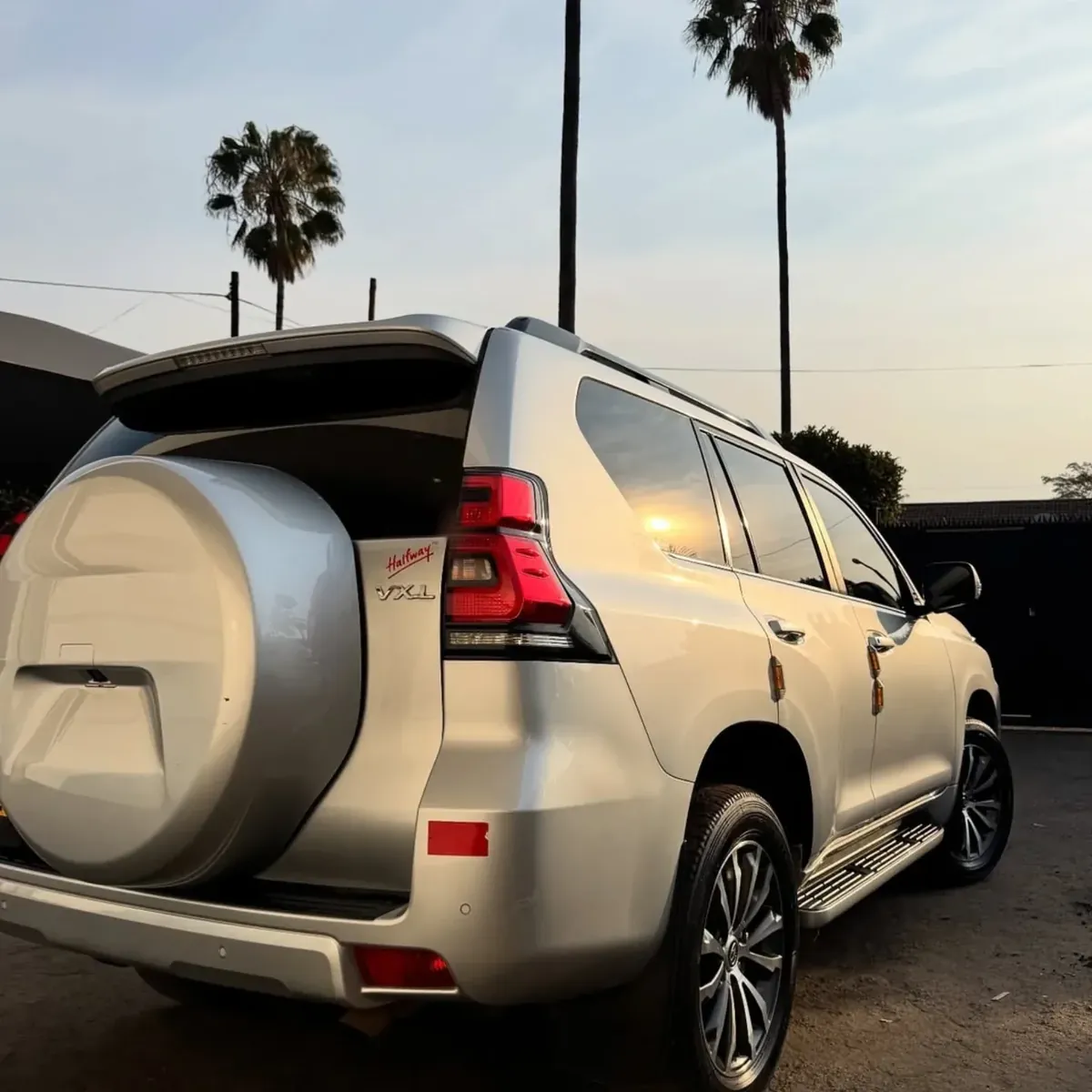 Toyota Land Cruiser Prado, rear three-quarter view after tinting